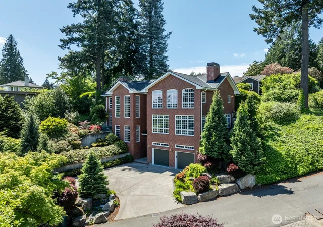 Photo 2 of Single family home for sale at 6681 Ne Windermere Rd, Seattle, WA 98115 | MLS# NWM2577386 | Listing updated on 2026-09-25