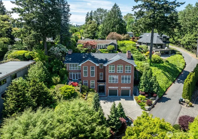 Photo 3 of Single family home for sale at 6681 Ne Windermere Rd, Seattle, WA 98115 | MLS# NWM2577386 | Listing updated on 2026-09-25