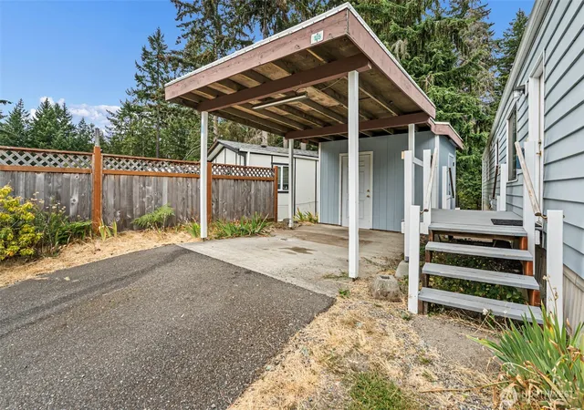 Photo 3 of Manufactured home for sale at 9111 66th Avenue NW #105, Gig Harbor, WA 98332 | MLS# NWM2577400 | Listing updated on 2026-09-28