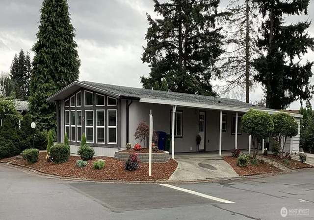 Photo 2 of Manufactured home for sale at 201 Union Ave Se #13, Renton, WA 98059 | MLS# NWM2577422 | Listing updated on 2026-10-21