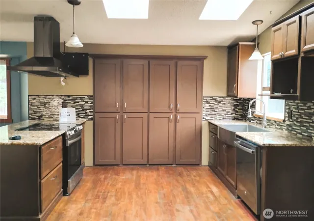 Photo 3 of Single family home for sale at 15103 Westmore Dr E, Puyallup, WA 98374 | MLS# NWM2577441 | Listing updated on 2026-10-02