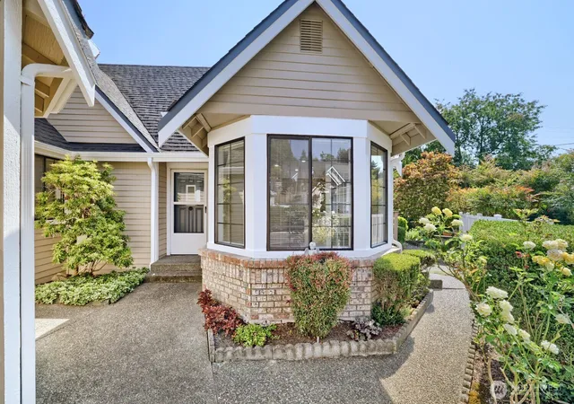 Photo 1 of Sale Pending at 10063 Wallingford Ave N, Seattle, WA 98133 | MLS# NWM2577443 | Listing updated on 2026-09-18