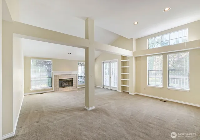 Photo 3 of Sale Pending at 10063 Wallingford Ave N, Seattle, WA 98133 | MLS# NWM2577443 | Listing updated on 2026-09-18
