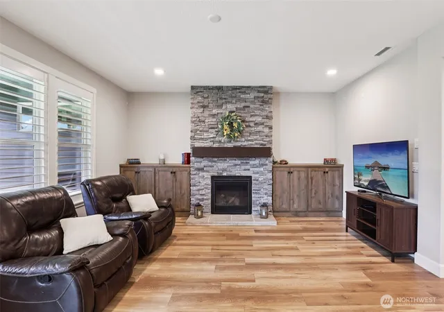 Photo 4 of Single family home for sale at 8321 NE 168th Place, Vancouver, WA 98682 | MLS# NWM2577477 | Listing updated on 2026-10-01