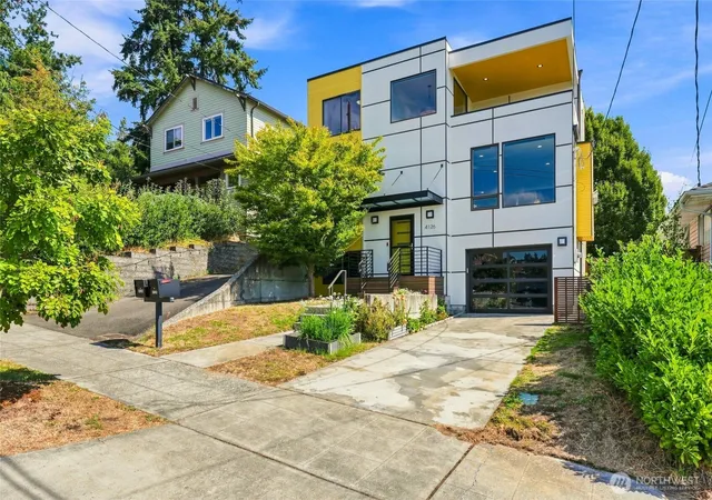 Photo 2 of Sale Pending at 4126 Cascadia Ave S, Seattle, WA 98118 | MLS# NWM2577496 | Listing updated on 2026-09-23