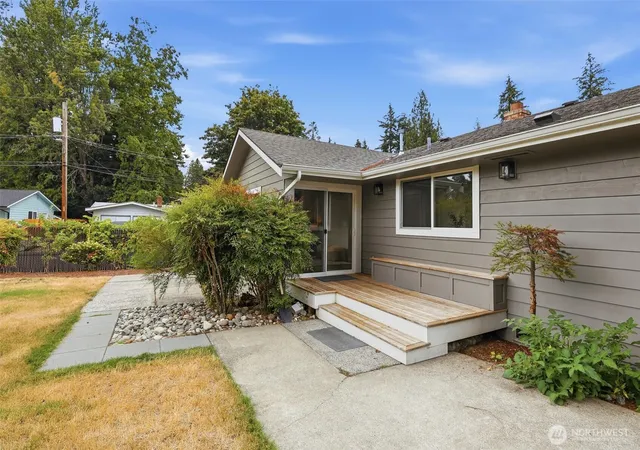 Photo 2 of Single family home for sale at 14237 105th Avenue Ne, Kirkland, WA 98034 | MLS# NWM2577504 | Listing updated on 2026-09-24