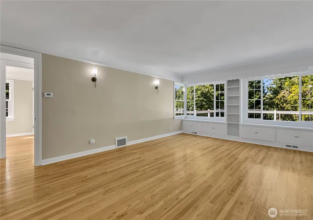 Photo 4 of Sale Pending at 15219 22nd Avenue SW, Burien, WA 98166 | MLS# NWM2577507 | Listing updated on 2026-09-27