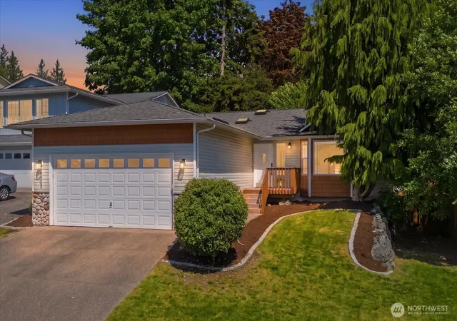 Photo 3 of Single family home for sale at 4903 72nd Drive Ne, Marysville, WA 98270 | MLS# NWM2577514 | Listing updated on 2026-09-25