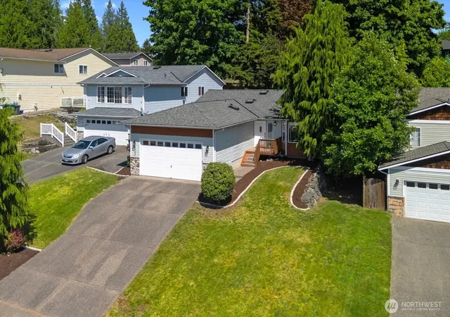 Photo 3 of Single family home for sale at 4903 72nd Drive NE, Marysville, WA 98270 | MLS# NWM2577514 | Listing updated on 2026-09-25
