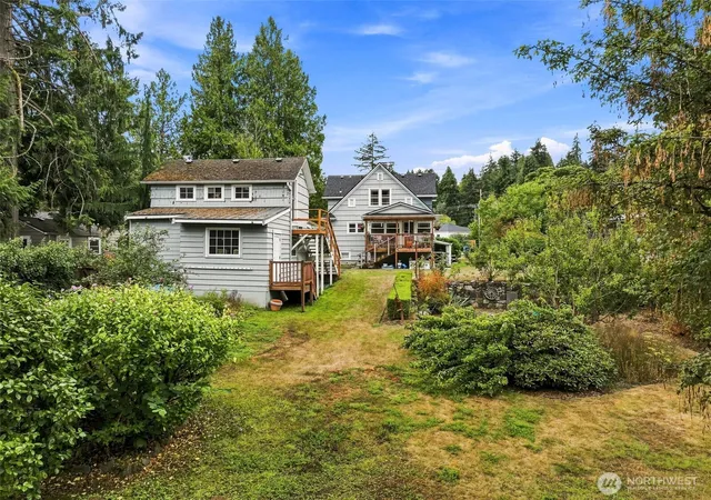 Photo 3 of Single family home for sale at 16414 6th Avenue SW, Burien, WA 98166 | MLS# NWM2577545 | Listing updated on 2026-10-01