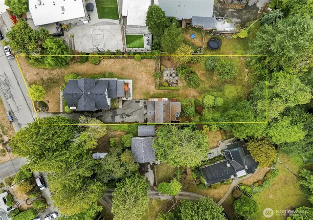 Photo 4 of Single family home for sale at 16414 6th Avenue SW, Burien, WA 98166 | MLS# NWM2577545 | Listing updated on 2026-10-01
