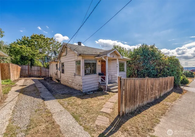 Photo 1 of Single family home for sale at 5208 15th Avenue S, Seattle, WA 98108 | MLS# NWM2577556 | Listing updated on 2026-09-25