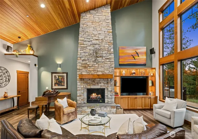 Photo 4 of Single family home for sale at 891 Kokanee Loop, Cle Elum, WA 98922 | MLS# NWM2577564 | Listing updated on 2026-09-26