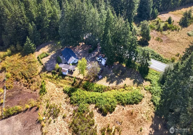 Photo 2 of Sale Pending at 7911 Steamboat Is Rd Nw, Olympia, WA 98502 | MLS# NWM2577571 | Listing updated on 2026-09-18