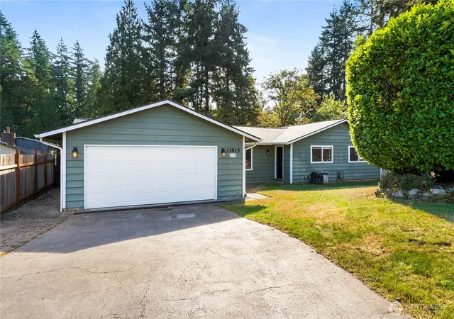 Single family home for sale at 11815 SE 323rd Place, Auburn, WA 98092 | MLS# NWM2577579