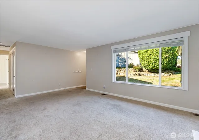 Photo 2 of Single family home for sale at 11815 SE 323rd Place, Auburn, WA 98092 | MLS# NWM2577579 | Listing updated on 2026-10-02