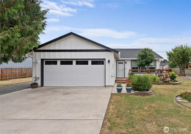 Single family home for sale at 311 Pine St, Toledo, WA 98591 | MLS# NWM2577583