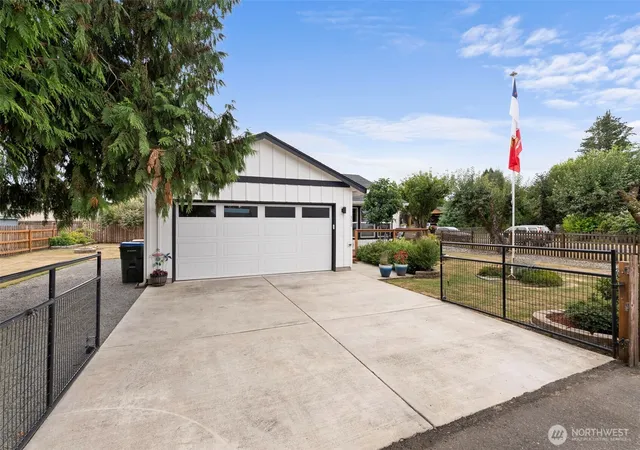 Photo 1 of Single family home for sale at 311 Pine St, Toledo, WA 98591 | MLS# NWM2577583 | Listing updated on 2026-09-25