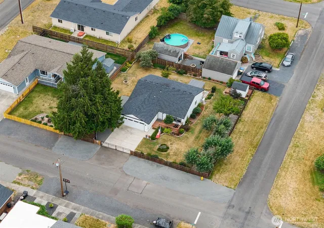 Photo 3 of Single family home for sale at 311 Pine St, Toledo, WA 98591 | MLS# NWM2577583 | Listing updated on 2026-09-25