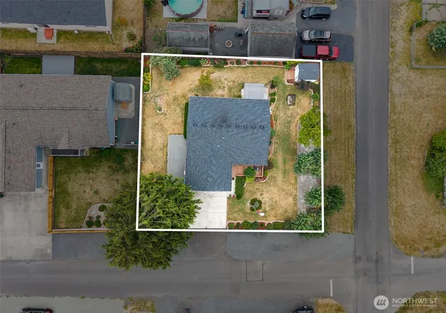 Photo 4 of Single family home for sale at 311 Pine St, Toledo, WA 98591 | MLS# NWM2577583 | Listing updated on 2026-09-25