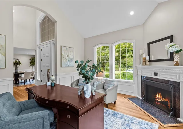 Photo 4 of Single family home for sale at 430 10th Street S, Kirkland, WA 98033 | MLS# NWM2577593 | Listing updated on 2026-10-01