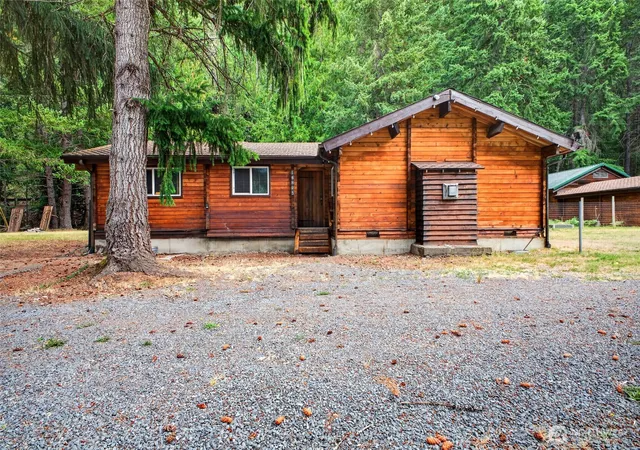 Photo 2 of Single family home for sale at 16805 Rainbow Ln E, Enumclaw, WA 98022 | MLS# NWM2577599 | Listing updated on 2026-09-25