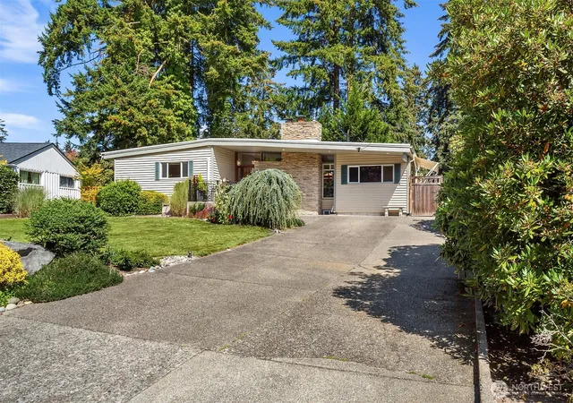 Photo 3 of Single family home for sale at 1015 Fir Park Ln, Fircrest, WA 98466 | MLS# NWM2577606 | Listing updated on 2026-09-24
