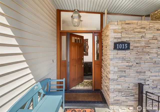 Photo 4 of Single family home for sale at 1015 Fir Park Ln, Fircrest, WA 98466 | MLS# NWM2577606 | Listing updated on 2026-09-24