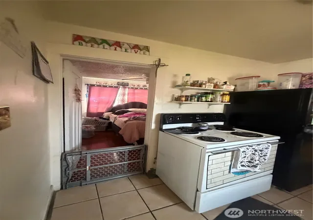 Photo 3 of Single family home for sale at 403 Queen Anne, Yakima, WA 98902 | MLS# NWM2577608 | Listing updated on 2026-09-25