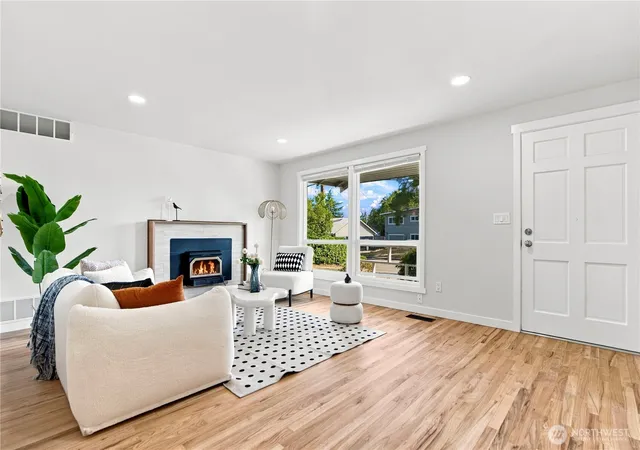 Photo 3 of Sale Pending at 16631 116th Place SE, Renton, WA 98058 | MLS# NWM2577609 | Listing updated on 2026-09-25