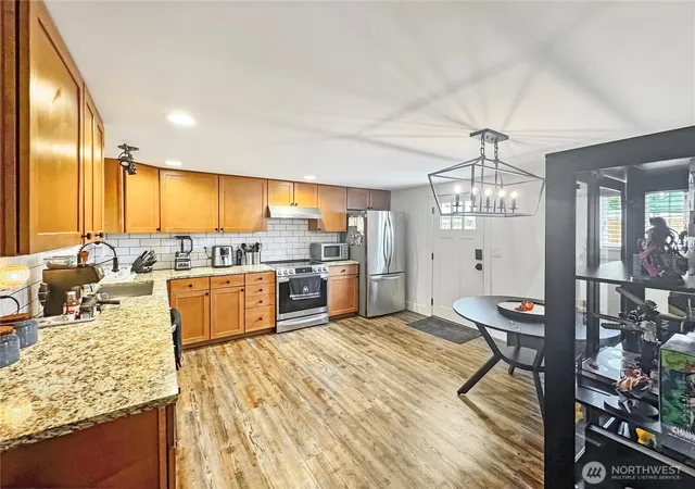 Photo 4 of Single family home for sale at 102 E Manitoba Ave, Ellensburg, WA 98926 | MLS# NWM2577633 | Listing updated on 2026-10-10
