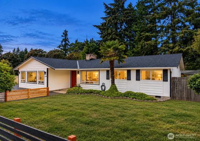 Photo 1 of Single family home for sale at 528 Sw 118th Street, Seattle, WA 98146 | MLS# NWM2577642 | Listing updated on 2026-10-18