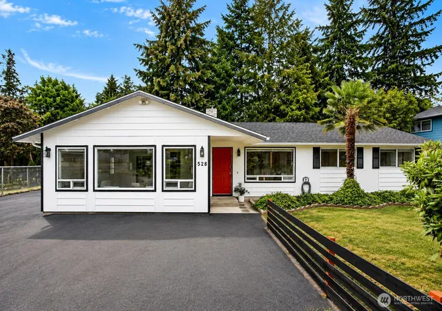Single family home for sale at 528 SW 118th Street, Seattle, WA 98146 | MLS# NWM2577642