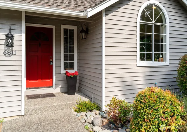 Photo 3 of Single family home for sale at 6811 Shady Grv Pl, Arlington, WA 98223 | MLS# NWM2577660 | Listing updated on 2026-09-26