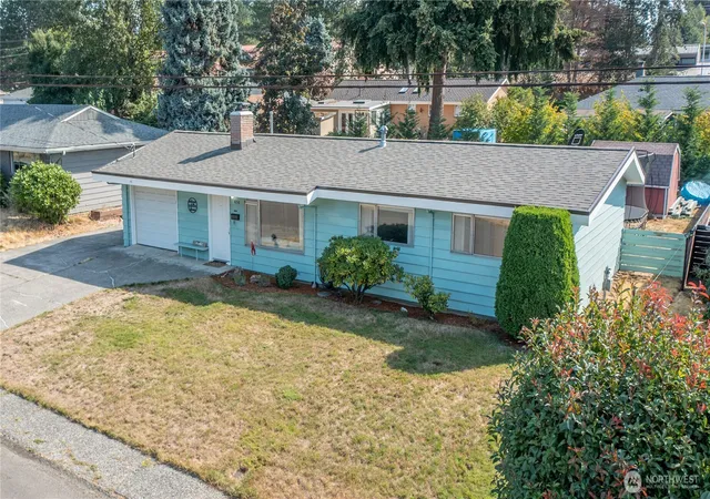 Photo 2 of Single family home for sale at 650 Jefferson Ave Ne, Renton, WA 98056 | MLS# NWM2577678 | Listing updated on 2026-09-25