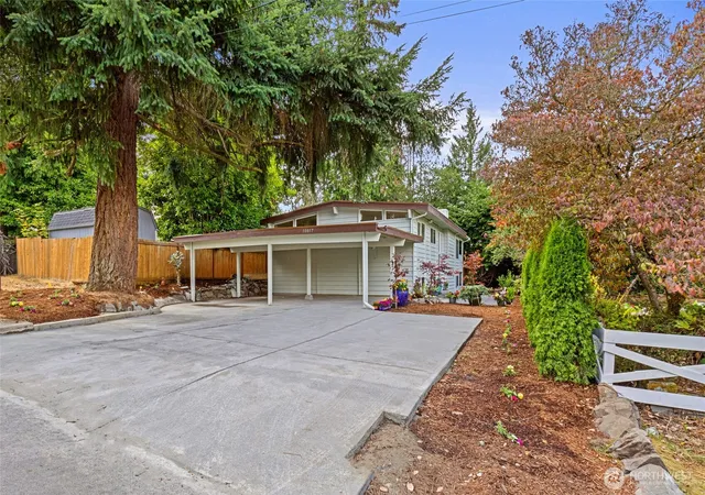 Photo 2 of Single family home for sale at 10017 12th Avenue Ne, Seattle, WA 98125 | MLS# NWM2577681 | Listing updated on 2026-09-27