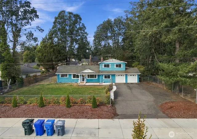 Photo 2 of Single family home for sale at 8419 Washington Blvd Sw, Lakewood, WA 98498 | MLS# NWM2577692 | Listing updated on 2026-09-27
