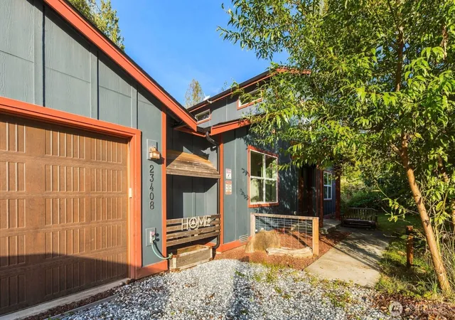 Photo 3 of Single family home for sale at 23408 253rd Avenue SE, Maple Valley, WA 98038 | MLS# NWM2577693 | Listing updated on 2026-10-01