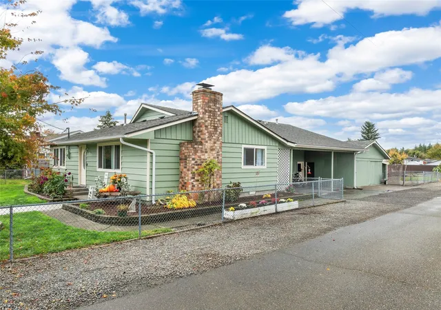 Single family home for sale at 381 N Cascade St, Buckley, WA 98321 | MLS# NWM2577694