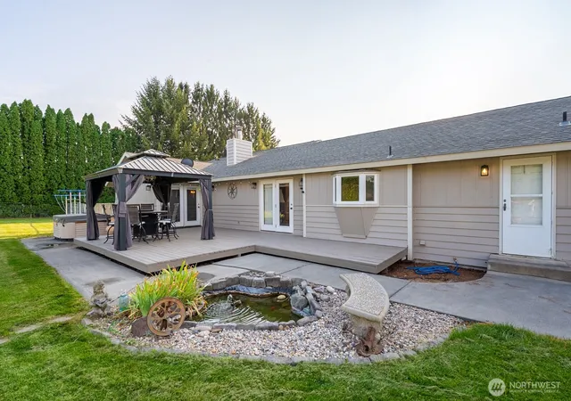 Photo 3 of Single family home for sale at 4791 Bluff Dr Ne, Moses Lake, WA 98837 | MLS# NWM2577700 | Listing updated on 2026-10-05
