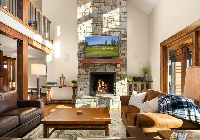 Photo 3 of Single family home for sale at 390 Tipple Hl Loop, Cle Elum, WA 98922 | MLS# NWM2577709 | Listing updated on 2026-09-30