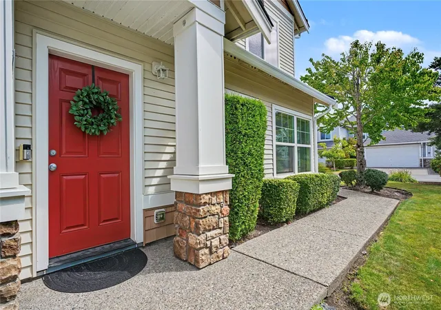 Photo 2 of Townhouse for sale at 7119 James Pl Se, Auburn, WA 98092 | MLS# NWM2577716 | Listing updated on 2026-09-25