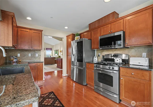 Photo 3 of Townhouse for sale at 7119 James Pl SE, Auburn, WA 98092 | MLS# NWM2577716 | Listing updated on 2026-09-25