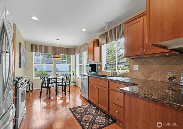 Photo 4 of Townhouse for sale at 7119 James Pl SE, Auburn, WA 98092 | MLS# NWM2577716 | Listing updated on 2026-09-25