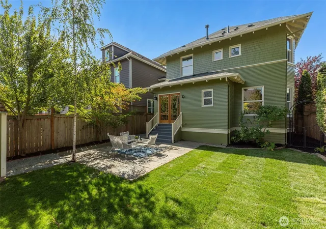 Photo 2 of Single family home for sale at 338 29th Avenue, Seattle, WA 98122 | MLS# NWM2577719 | Listing updated on 2026-10-01