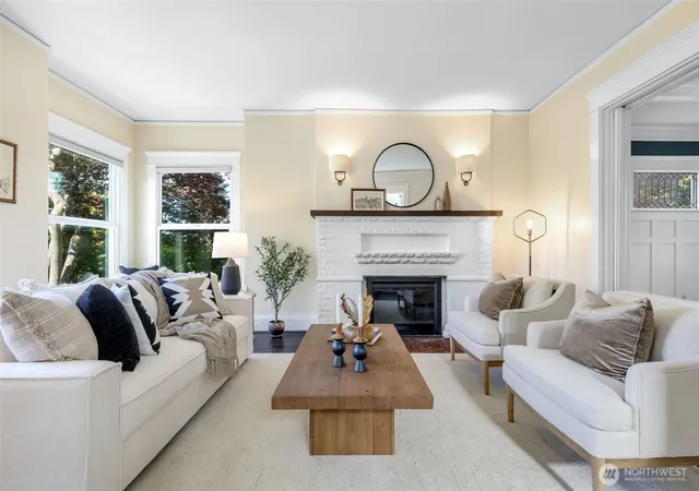Photo 4 of Single family home for sale at 338 29th Avenue, Seattle, WA 98122 | MLS# NWM2577719 | Listing updated on 2026-10-01