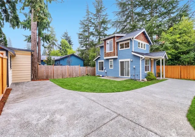 Photo 2 of Townhouse for sale at 12757 Dayton Ave N #B, Seattle, WA 98133 | MLS# NWM2577721 | Listing updated on 2026-10-09