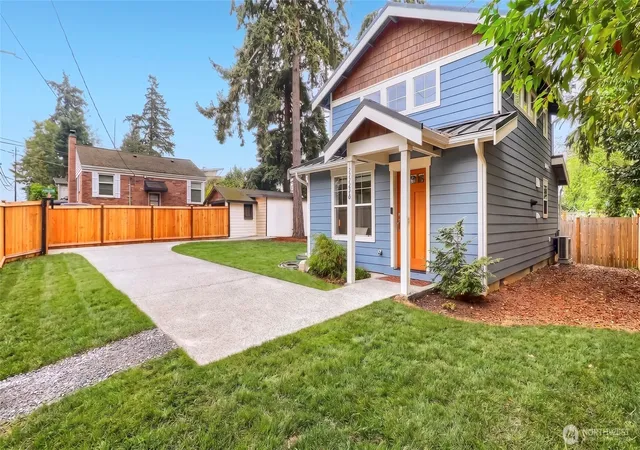 Photo 3 of Townhouse for sale at 12757 Dayton Ave N #B, Seattle, WA 98133 | MLS# NWM2577721 | Listing updated on 2026-10-09
