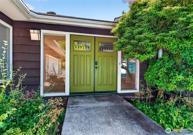 Photo 3 of Sale Pending at 9309 Peacock Hl Ave, Gig Harbor, WA 98332 | MLS# NWM2577743 | Listing updated on 2026-09-26