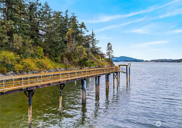 Photo 3 of Single family home for sale at 4141 Edith Point Rd, Anacortes, WA 98221 | MLS# NWM2577757 | Listing updated on 2026-09-25